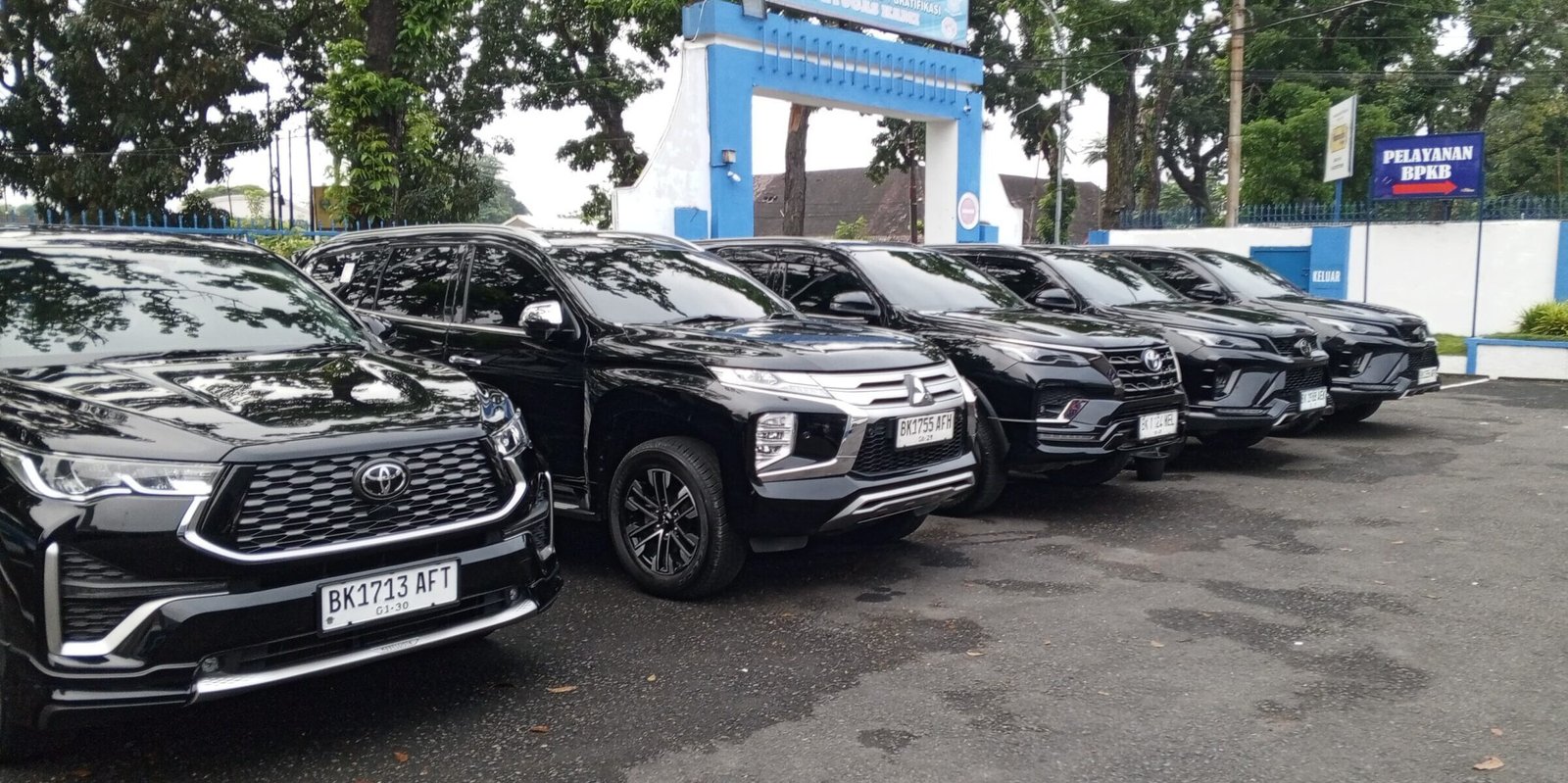 cara memesan sewa mobil Medan harian