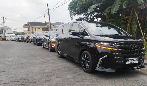 sewa mobil alphard medan